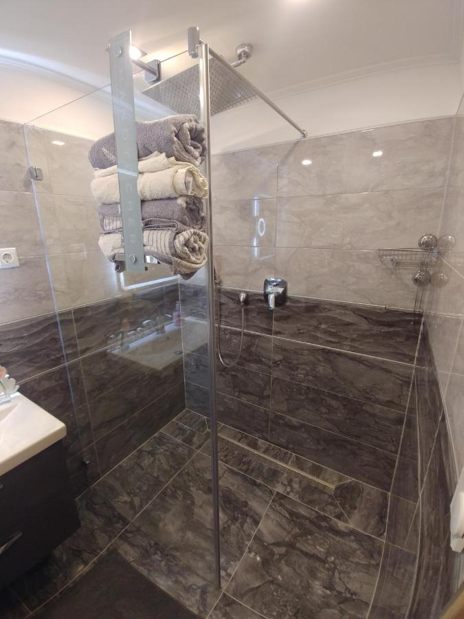 Apartman Speranza 罗维尼 外观 照片